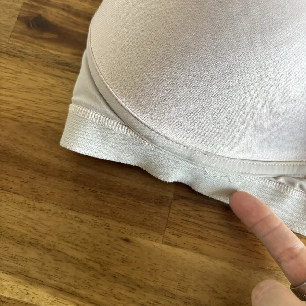 Lululemon Run Times Bra High Sports Bra Women's 34D Strawberry Milkshake‎ Gym